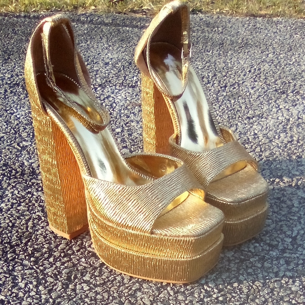 PrettyLittleThing Shimmering Gold Platform Sandals